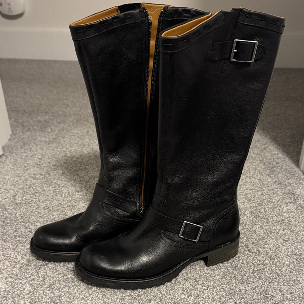 Sebago Black Leather Heeled Boots with Buckle